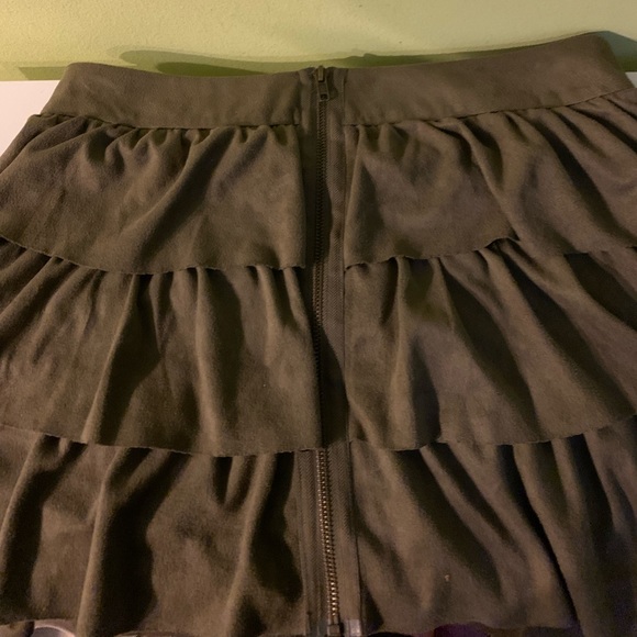 BCBG vintage ruffled velvet mini skirt - Picture 5 of 10